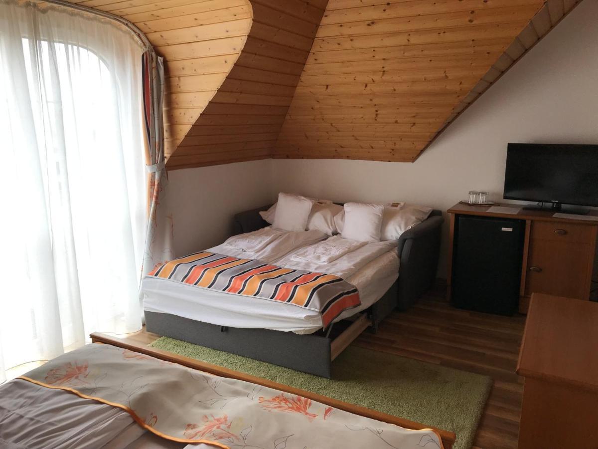 Zoeldteto Panzio Bed & Breakfast Balatonfüred Eksteriør bilde