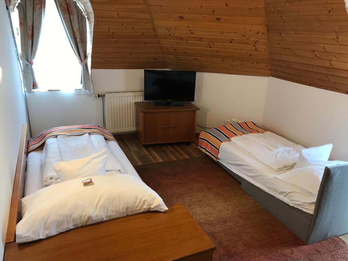 Zoeldteto Panzio Bed & Breakfast Balatonfüred Eksteriør bilde