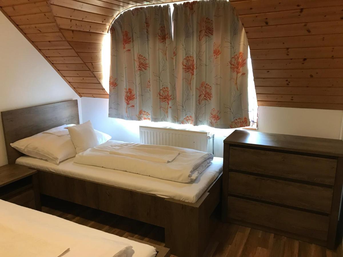 Zoeldteto Panzio Bed & Breakfast Balatonfüred Eksteriør bilde